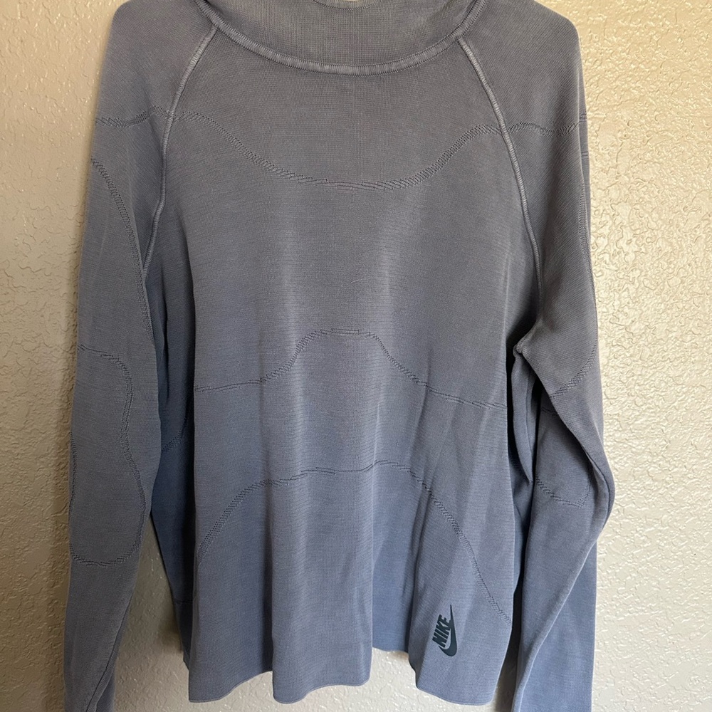 Nike Heather Gray Long Sleeve Shirt